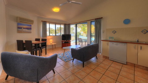 Dolphin Waters Tin Can Bay - Accommodation Perth 6