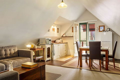 Crabtree House - Accommodation Perth 7