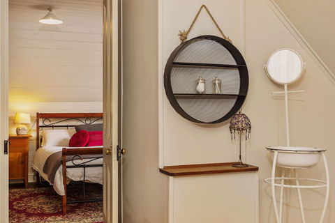 Crabtree House - Accommodation Perth 2
