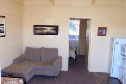 Inlet Views Holiday Lodge Motel - Perth Resorts 7