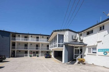 Ocean Front At The Entrance - Accommodation Perth 1