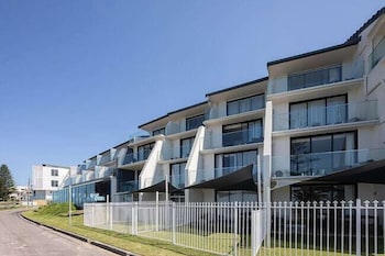 Ocean Front At The Entrance - Accommodation Perth 2