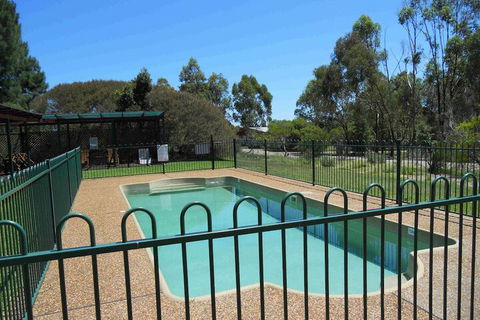 Twin Trees Country Cottages - Accommodation Perth 2