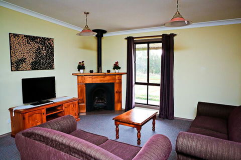 Twin Trees Country Cottages - Accommodation Perth 5