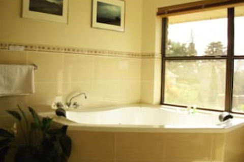 Bathurst Heights B&B - Accommodation Perth 6