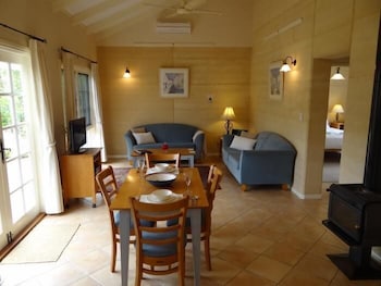 Big Brook Cottages - Accommodation Perth 3