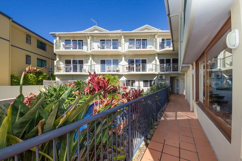 Yamba Beach Motel - Accommodation Perth 0