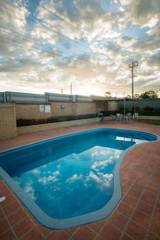 Maitland City Motel - Perth Resorts 4