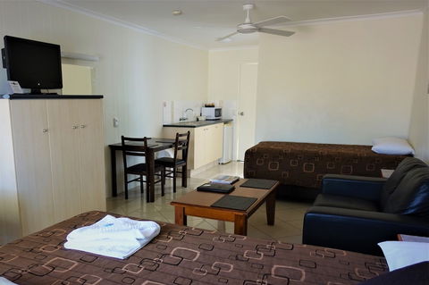 Pacific Palms Motor Inn - Accommodation Perth 4