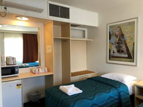 The Astor Hotel Motel - Accommodation Perth 4