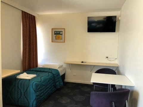 The Astor Hotel Motel - Accommodation Perth 2