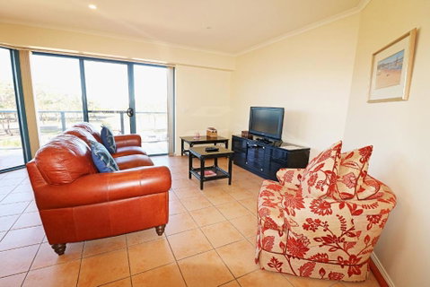 Ocean Breakers - Accommodation Perth 6