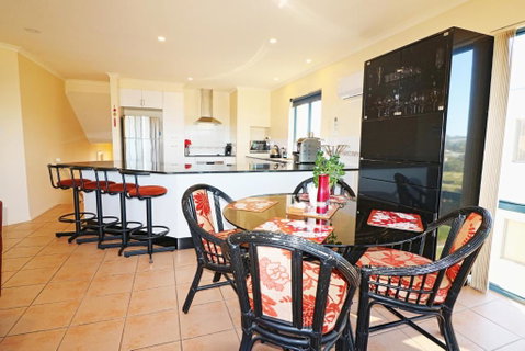 Ocean Breakers - Accommodation Perth 3