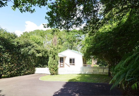 Apple Tree Cottage & Studio - Accommodation Perth 0