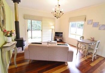 Apple Tree Cottage & Studio - Accommodation Perth 6