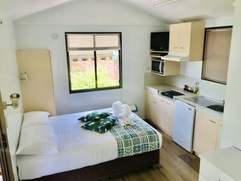 Lilyponds Holiday Park - Accommodation Perth 5