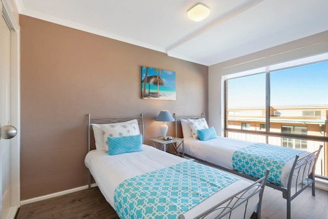 Panoramic Townhouses By Lisa - Accommodation Perth 3
