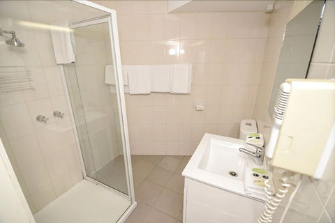 Dandenong Motel - Perth Resorts 5