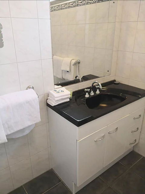 Dandenong Motel - Perth Resorts 4