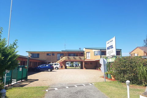 Lake Front Motel - Accommodation Perth 1
