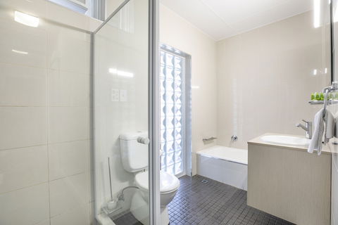 Nightcap At Watermark Glenelg - Accommodation Perth 6