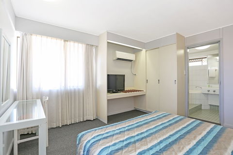 Reef Resort Motel - Accommodation Perth 6