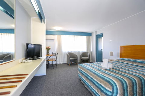 Reef Resort Motel - Accommodation Perth 5