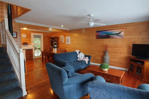 Sails Elegant Spacious Beach Villa - Accommodation Perth 2