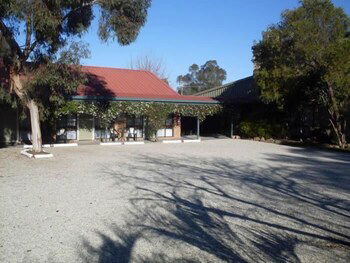Jolly Swagman Motor Inn Holbrook - Accommodation Perth 0