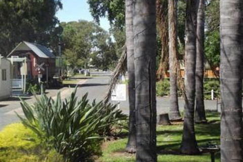West Wyalong Caravan Park - Perth Resorts 6