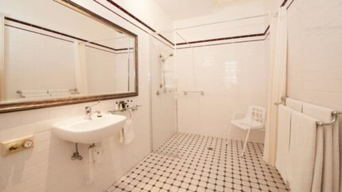 Cobb & Co Court Boutique Hotel - Accommodation Perth 5