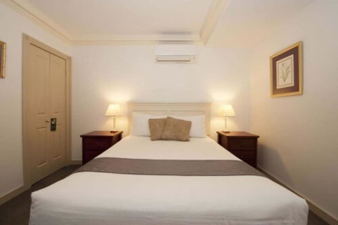 Cobb & Co Court Boutique Hotel - Accommodation Perth 3