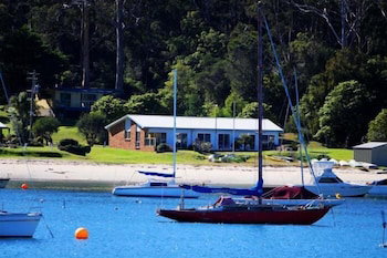 Quarantine Bay Beach Cottages - Accommodation Perth 0