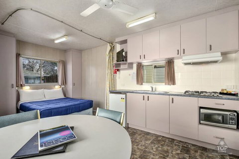 Cowes Caravan Park - Accommodation Perth 6