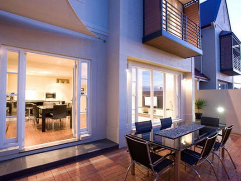 Precinct On Jardine Accommodation - Accommodation Perth 2