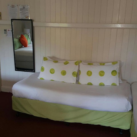 Joes Waterhole Hotel - Accommodation Perth 5