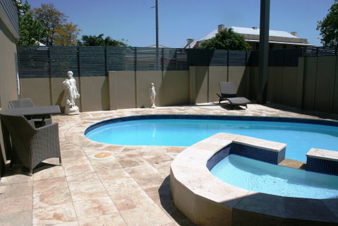 Noah's Mid City Motor Inn - Accommodation Perth 3