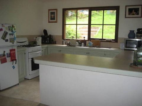 Warburton Holiday House - Perth Resorts 5