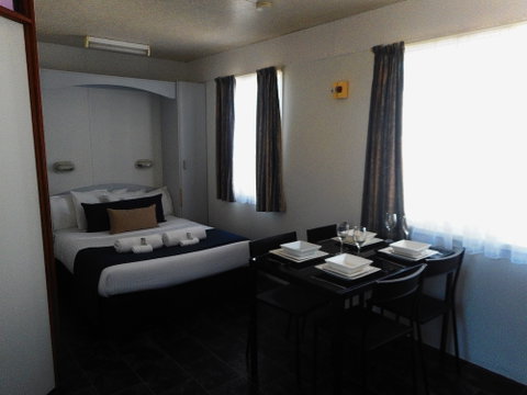 Two Shores Holiday Village - Accommodation Perth 1