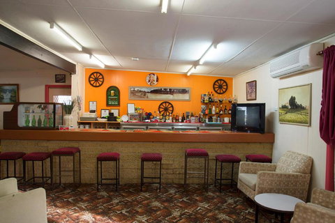 Artesian Motor Inn - Perth Resorts 4