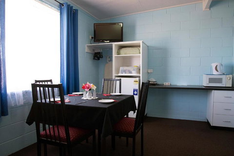 Artesian Motor Inn - Perth Resorts 6