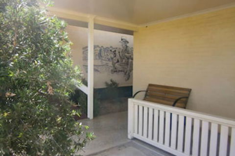 Kellys Motel Oakey - Accommodation Perth 0