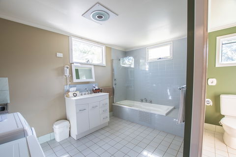 Cape Howe Cottages - Perth Resorts 4
