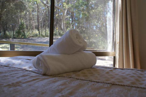 Twin Falls Bush Cottages - Perth Resorts 5