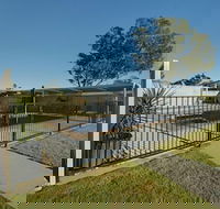 DBJ Holiday Units - Accommodation Perth