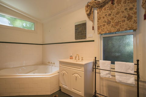 Barossa Dreams - Accommodation Perth 6