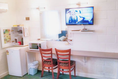 A & A Lodge Motel Emerald - Accommodation Perth 6