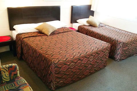 A & A Lodge Motel Emerald - Accommodation Perth 7