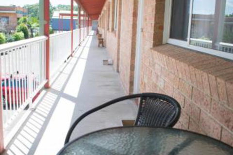 Bridge Motel - Accommodation Perth 6