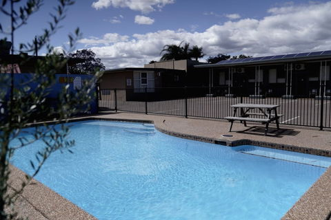Country Motor Inn Singleton - Accommodation Perth 1